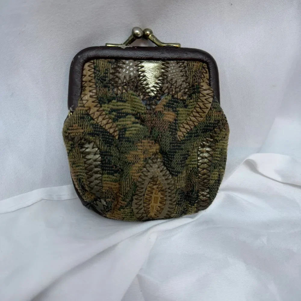 Vintage Tapestry Coin Purse Kiss Lock‎ Frame Brown Leather Trim Floral Pattern